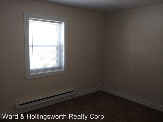 Building Photo - 2 br, 1 bath House - 942 Little Bay Avenue #4