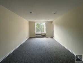 Building Photo - GRAND CENTRAL PARKWAY