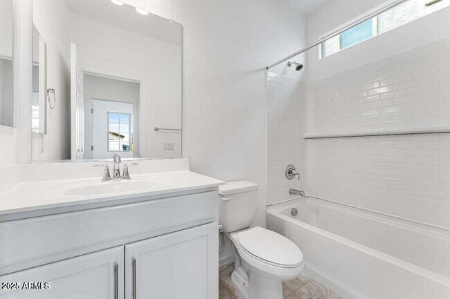 Building Photo - 10865 E Tiburon Ave