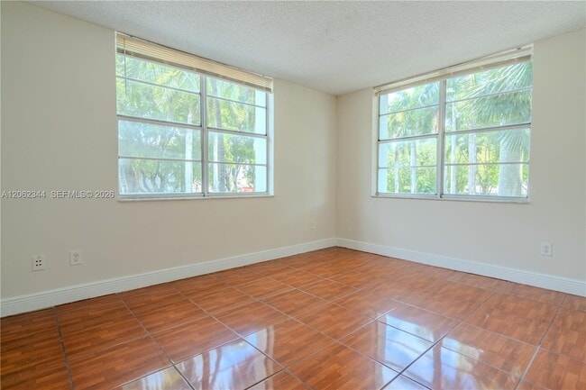 Building Photo - 482 NW 165th St