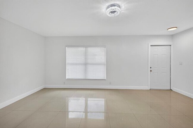 Building Photo - 7506 NW 75th St