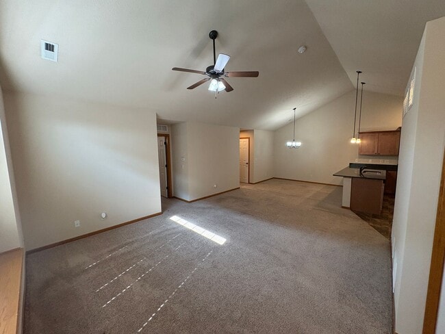 Building Photo - Townhome in Southeast Lincoln