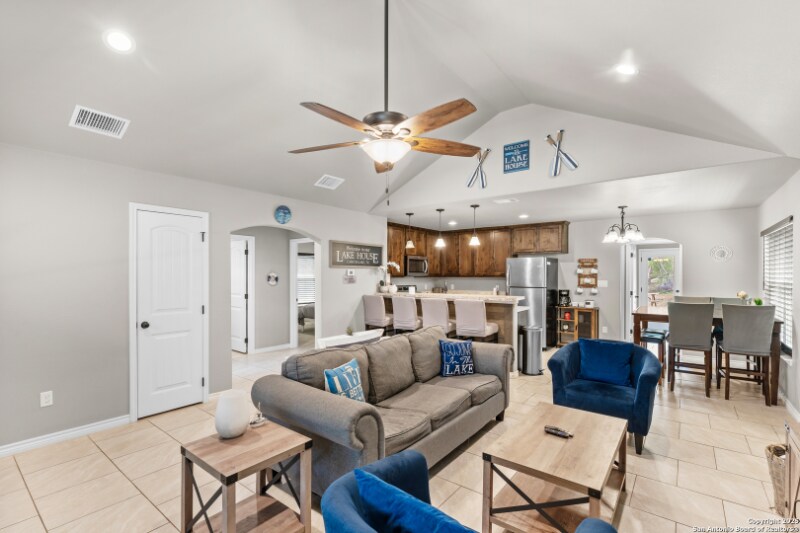 Building Photo - 2319 Westview Dr