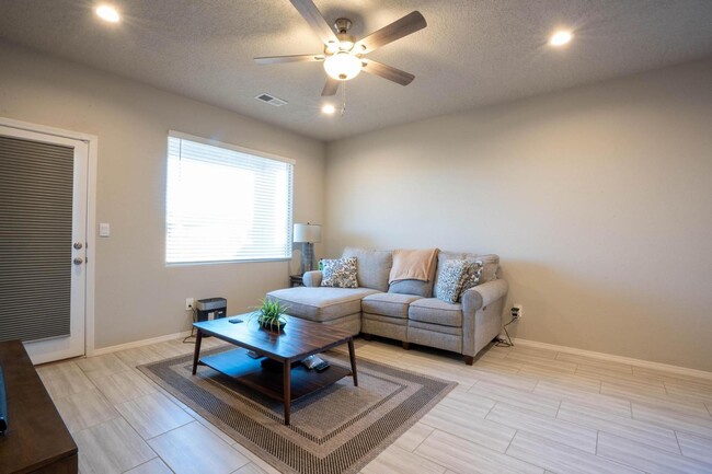 Building Photo - 10753 Aspiration Ln SW