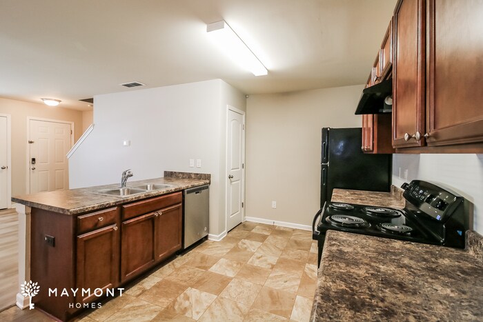 Building Photo - 1630 Hydrangea Ln