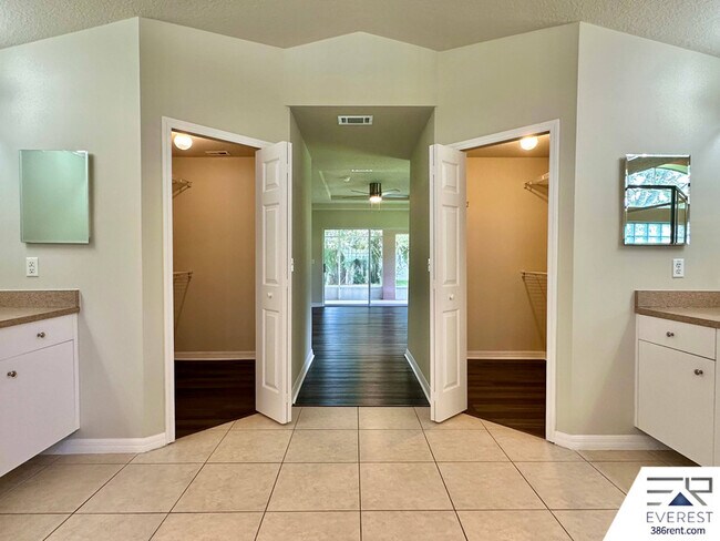 Building Photo - 7 Waywell Pl