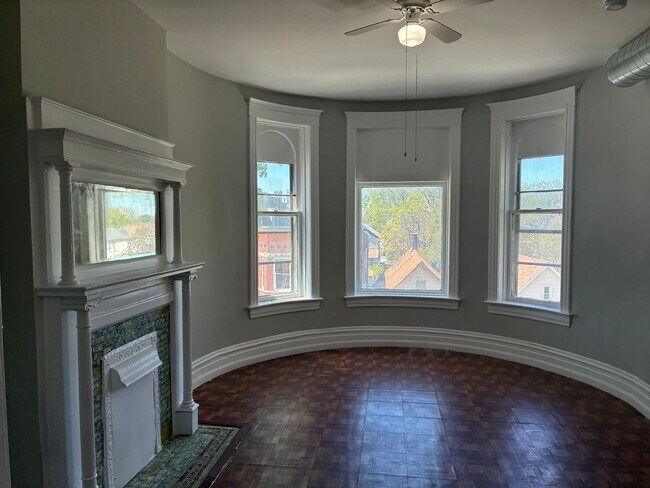Building Photo - 9035 S Burley Ave