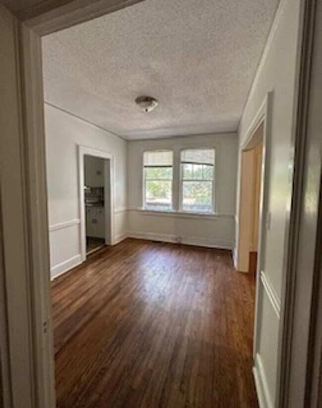 Building Photo - 3 Bed, 2 Bath Home Near Downtown Columbia!