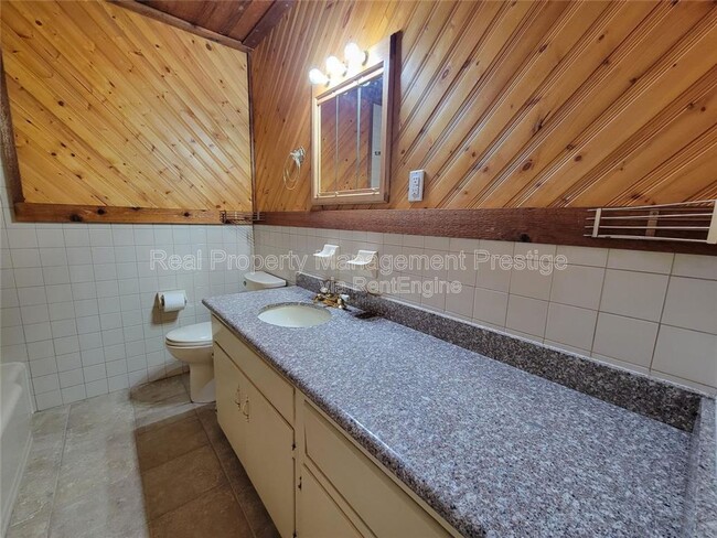Building Photo - 2419 Stonecrest Dr
