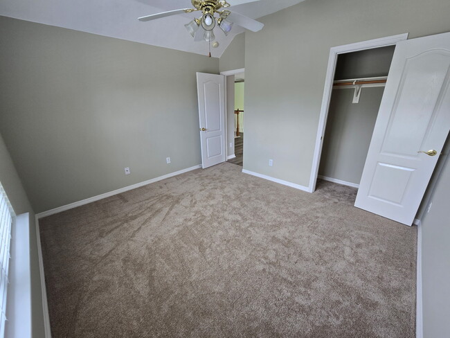Building Photo - 2126 Blue Water Bay Dr