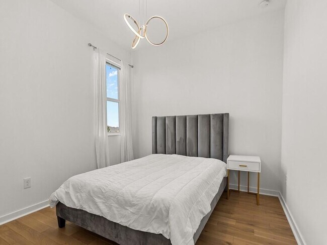 Building Photo - 11828 SW Lyra Dr.