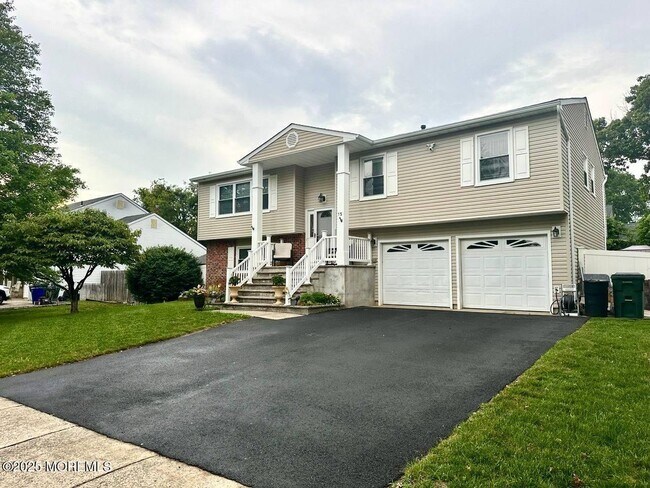 Building Photo - 15 Bristlecone Dr