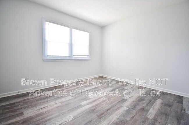 Building Photo - 2113 Grand Prix Dr