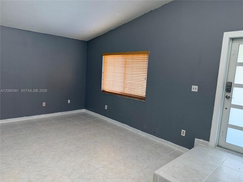 Building Photo - 3613 SW 112th Pl
