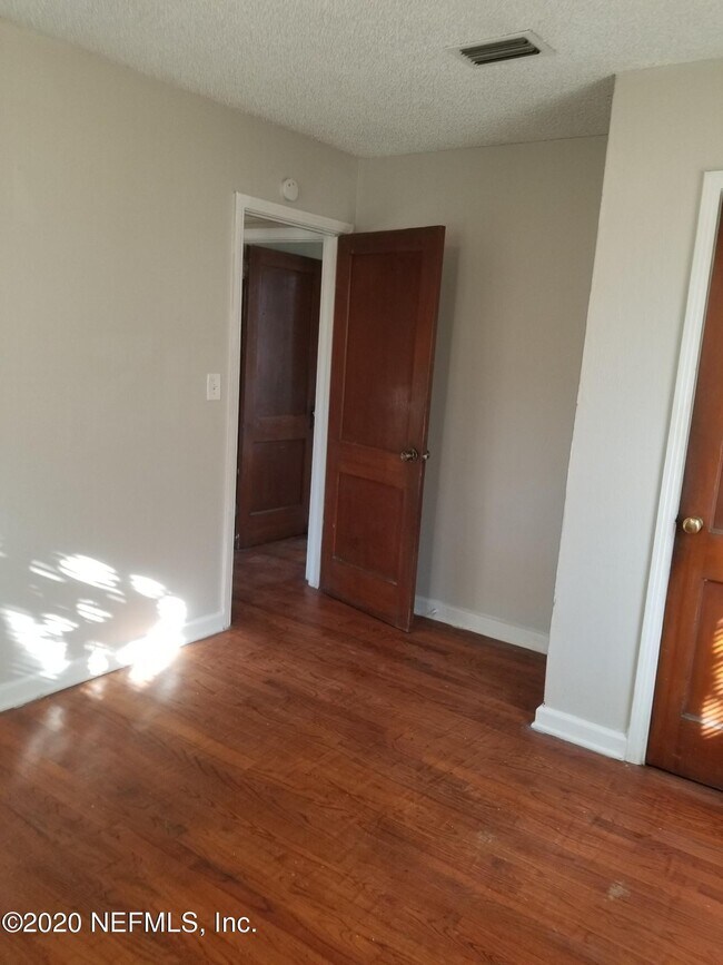 Building Photo - 1901 Pullman Ct