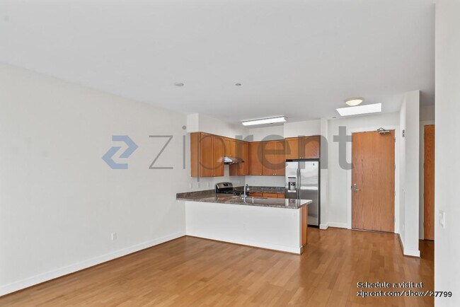 Building Photo - Unit 604