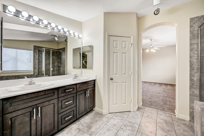 Building Photo - Beautiful Summerlin Hills Two Story 4 Bedr...