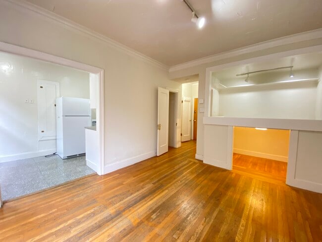 Interior Photo - Hyde Park Apartments LLC.