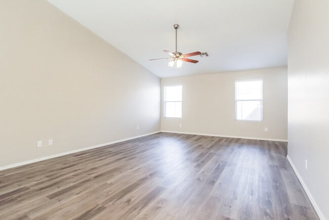 Building Photo - 2322 S 65th Dr