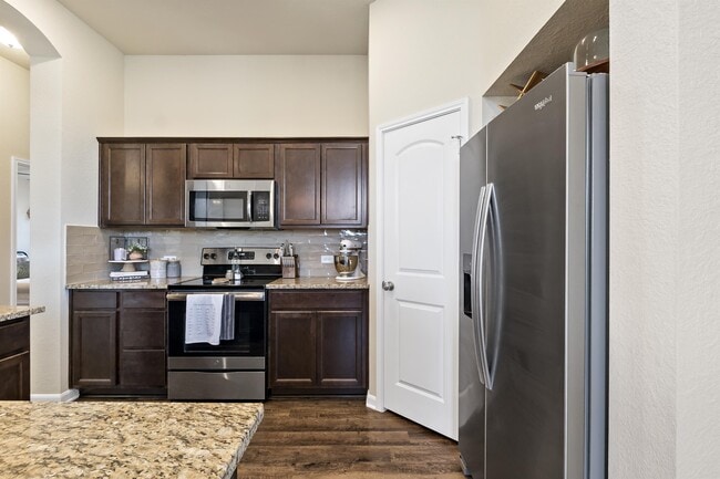 Building Photo - 2000 Bleeker Cv