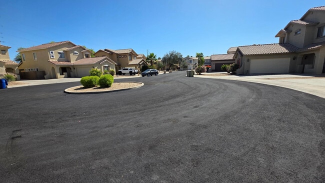Building Photo - 6621 W Shaw Butte Dr
