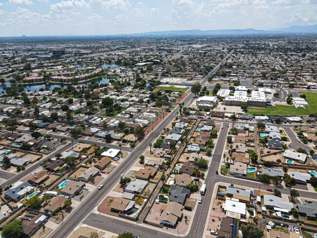 Building Photo - House at 35th Ave. & Cactus! JOIN THE WAIT...