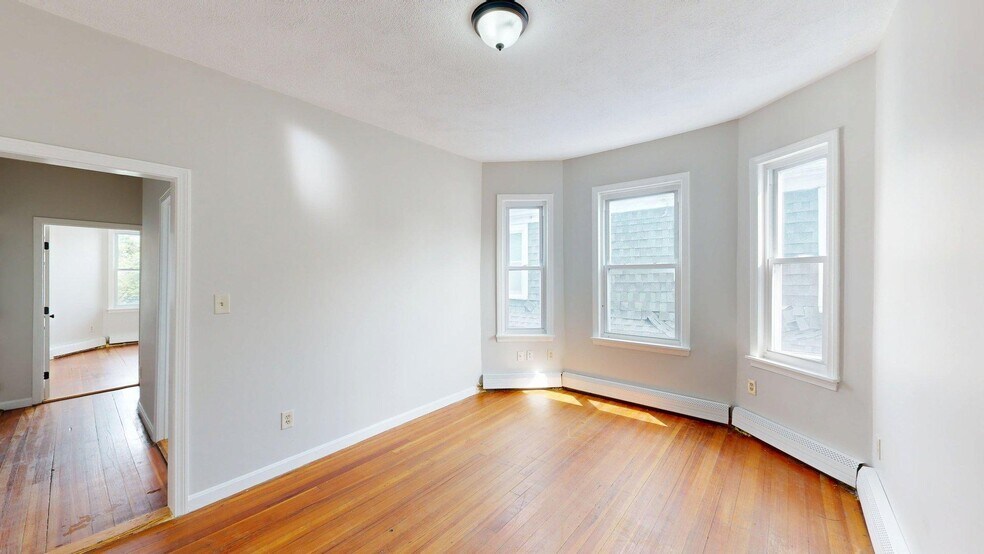 Building Photo - 165 Hichborn St