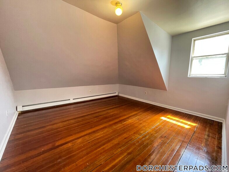 Building Photo - 53 Georgia St