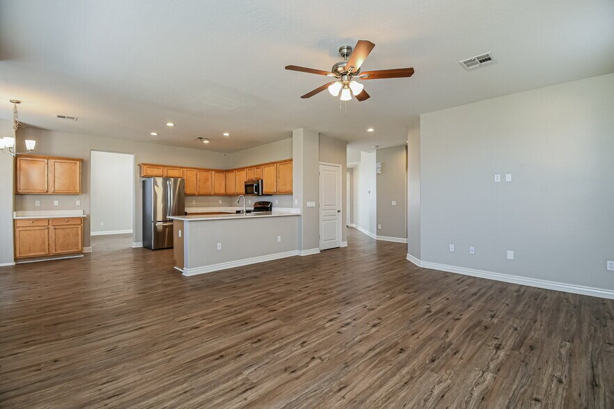 Building Photo - 3719 S Colt Dr