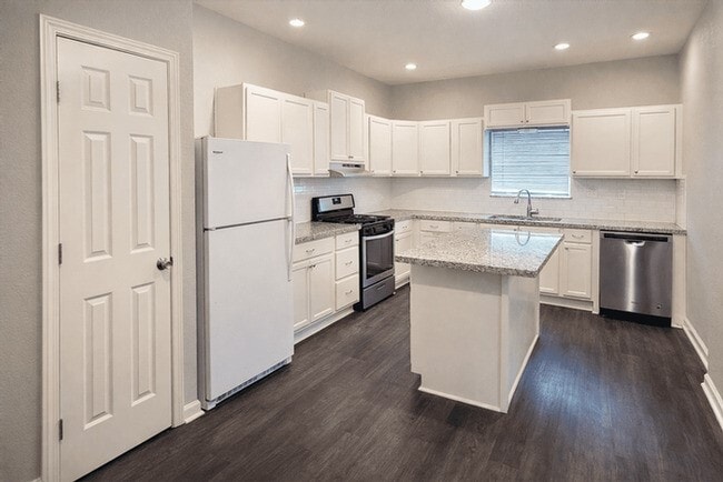 Building Photo - 511 W Cleveland St