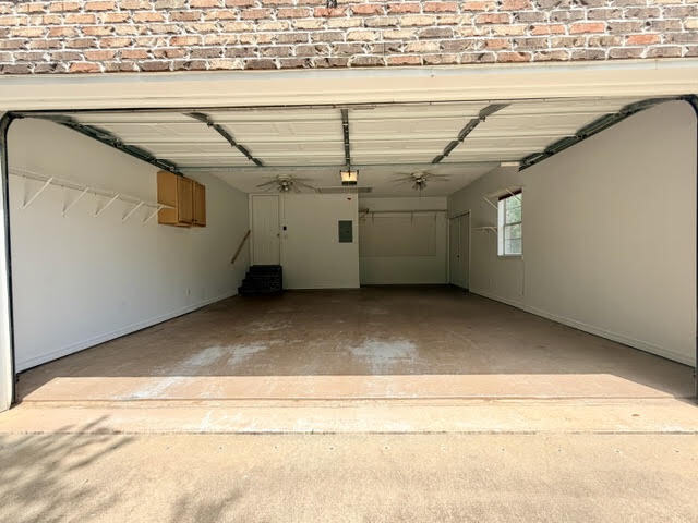 Building Photo - 883 Alawai Ave