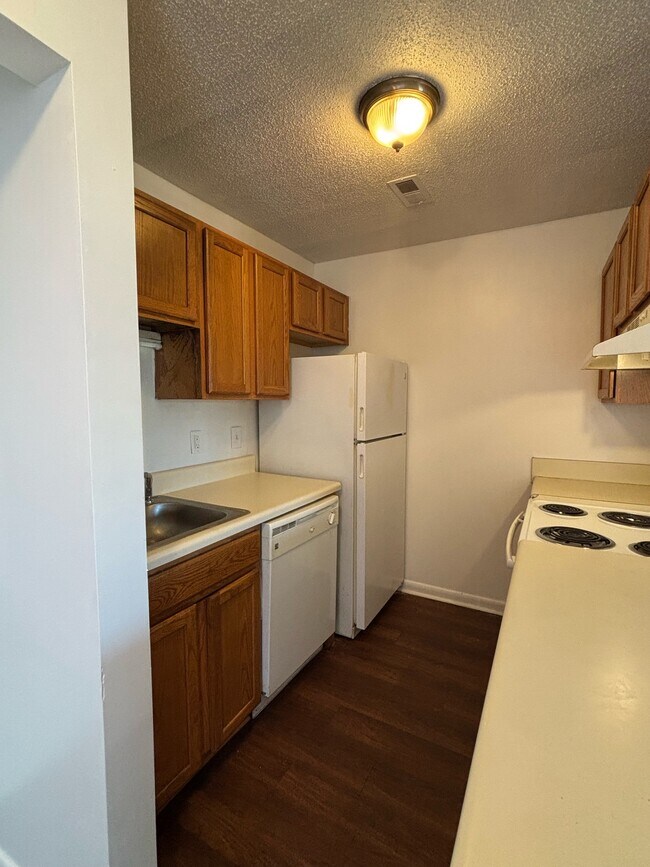 Building Photo - 6403 Starbrook Dr