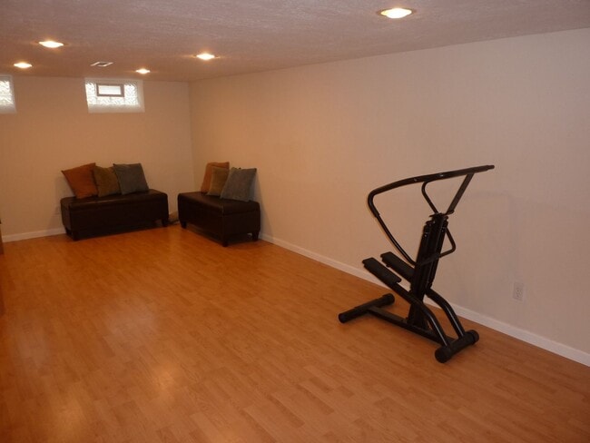 Building Photo - Mayfield Hts Ranch for Rent