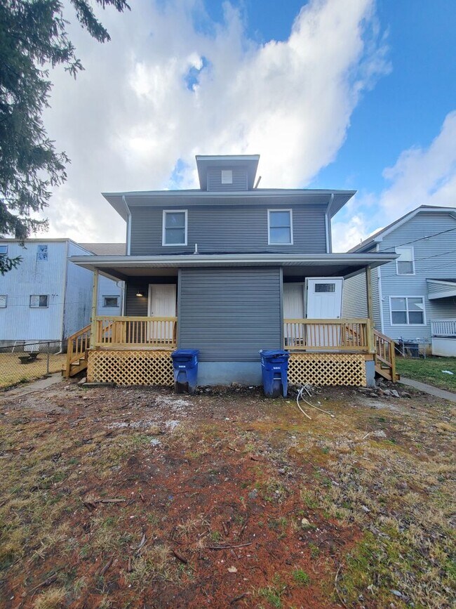 Building Photo - 702-704 BERKELEY ROAD