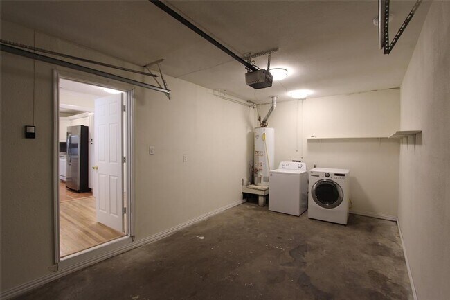 Building Photo - 6505 Sivley St