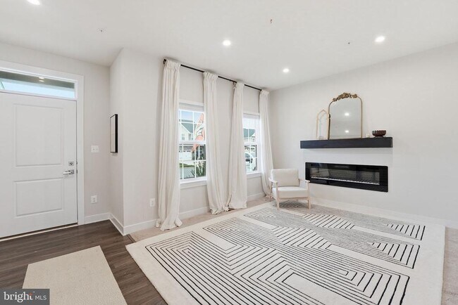 Building Photo - 11190 Wheeler Ridge Dr