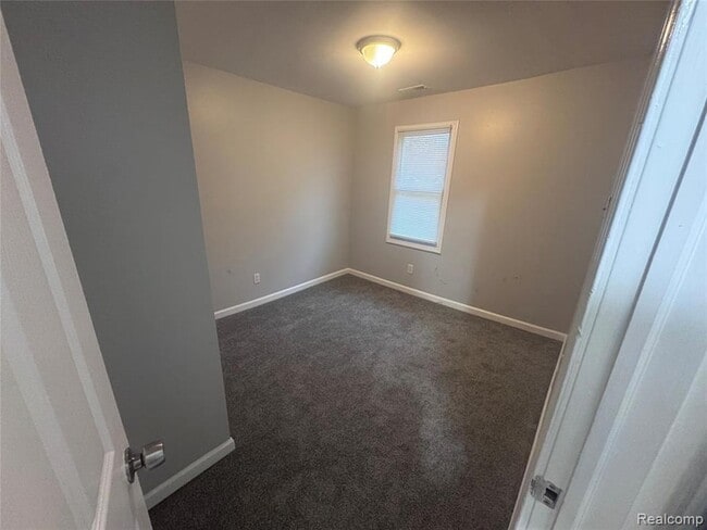 Building Photo - 20940 Wellington Ave