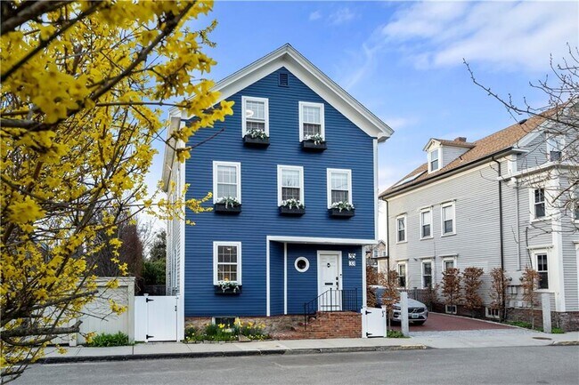 Building Photo - 35 Marsh St