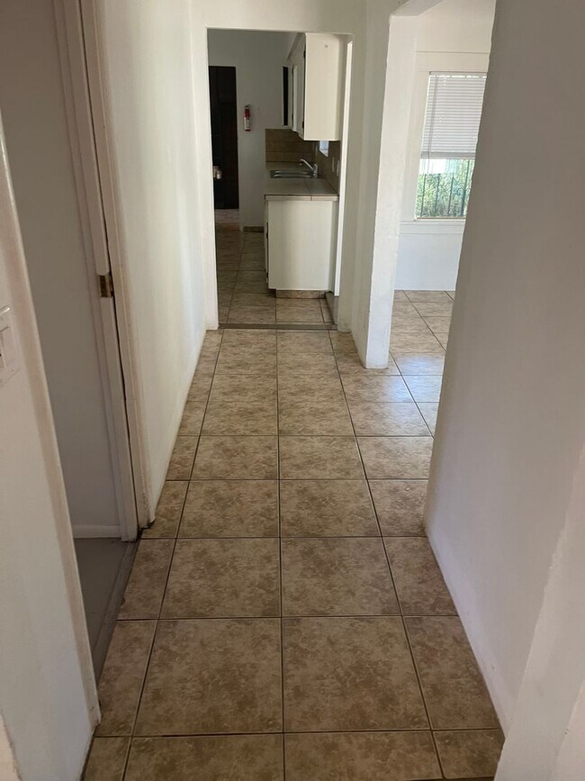 Building Photo - Geronimo