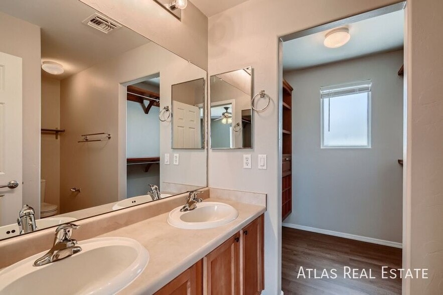 Building Photo - 6006 S Hawks Hollow Ct