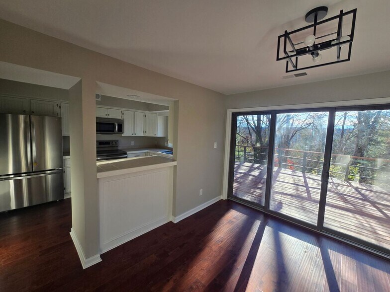 Building Photo - 11 Ingham Way