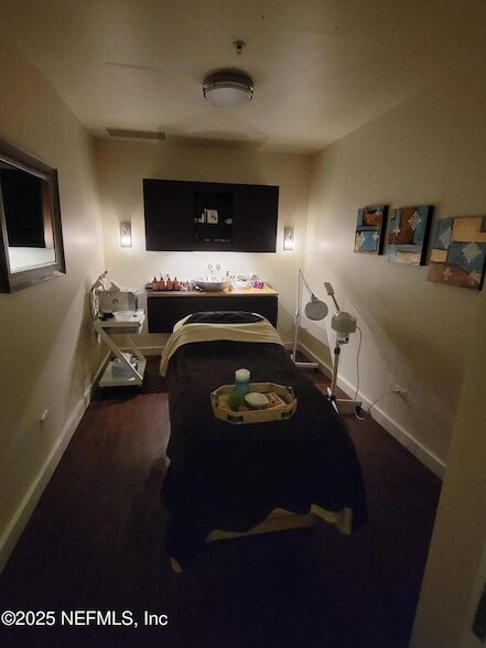 Building Photo - 955 Registry Blvd