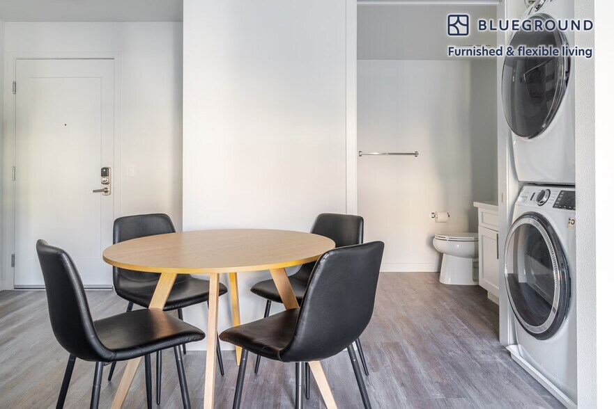 Building Photo - 2077 Haste St