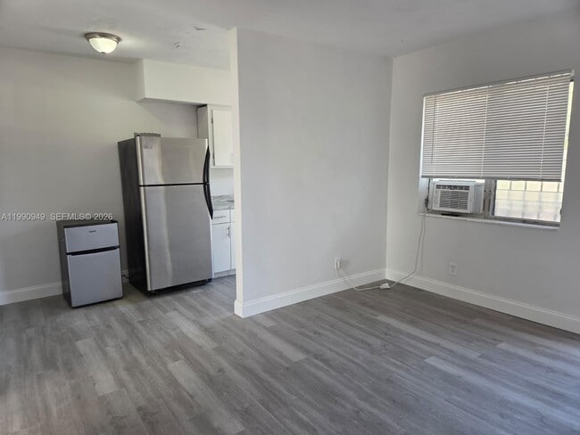 Building Photo - 1628 SW 7th St