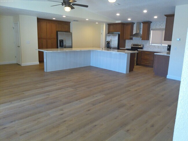 Building Photo - Stunning Lake Havasu Rental 4 BR/ 3BA Pool Home Backing to Park