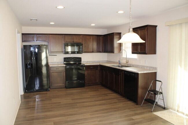 Building Photo - 234 Beckingham Dr