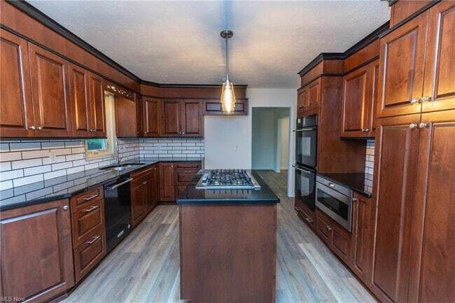 Stainless Steel Refrigerator included - 17016 Greenwood Dr