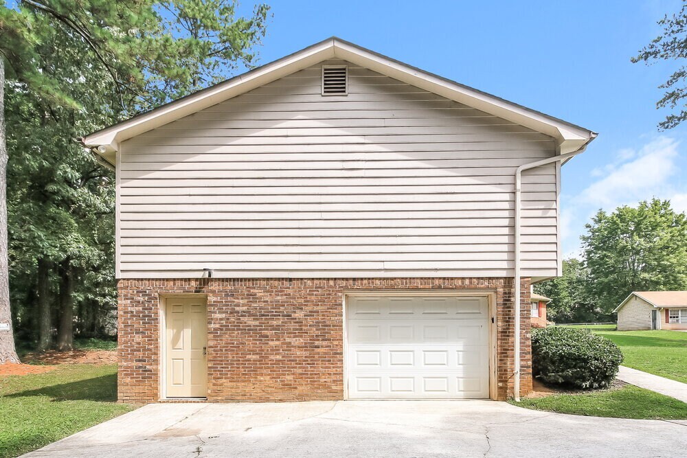 Building Photo - 80 Belmont Park Ln