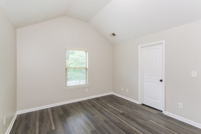 Building Photo - Stunning 5 Bedroom Home in Grovetown, GA