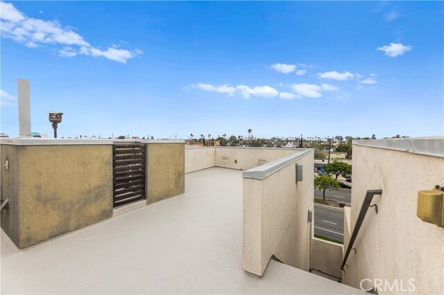 Building Photo - 1530 Greenwich Way